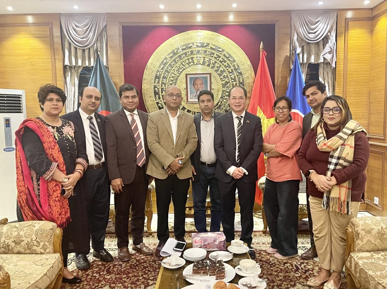 Bangladeshi media consistently support publishing articles about Vietnam: Ambassador Bangladeshi media consistently support publishing articles about Vietnam: Ambassador