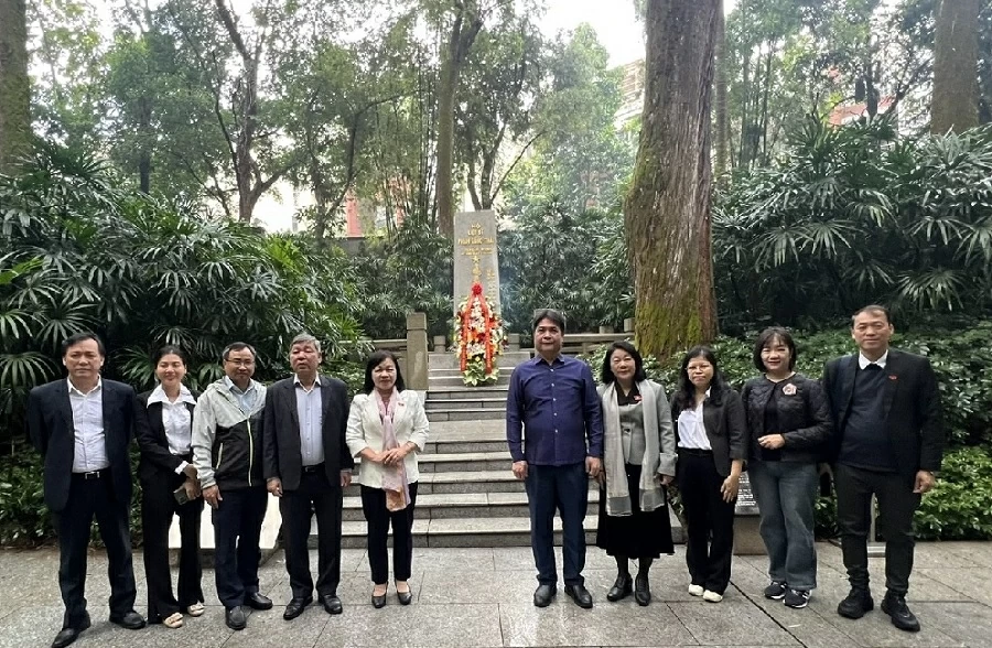 NA Delegation visits Guangdong to promote Vietnam-China cultural and social cooperation NA Delegation visits Guangdong to promote Vietnam-China cultural and social cooperation