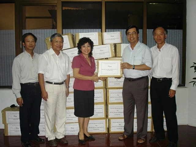 Celebrating 20 years of the Politburo's Resolution 36 Celebrating 20 years of the Politburo's Resolution 36