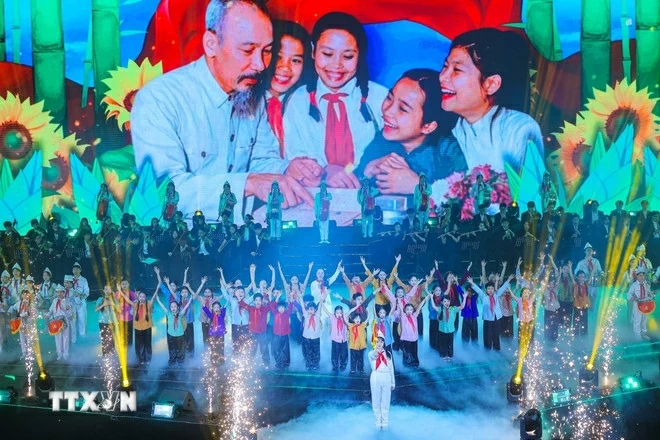 Vietnamese Spirit through the Art Program celebrating the 11th National Patriotic Emulation Congress