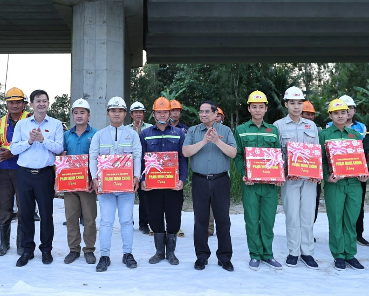 Prime Minister Pham Minh Chinh inspects Chau Doc – Can Tho – Soc Trang Expressway Project
