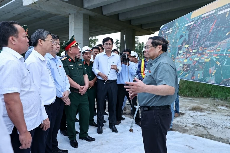 Prime Minister Pham Minh Chinh inspects Chau Doc – Can Tho – Soc Trang Expressway Project