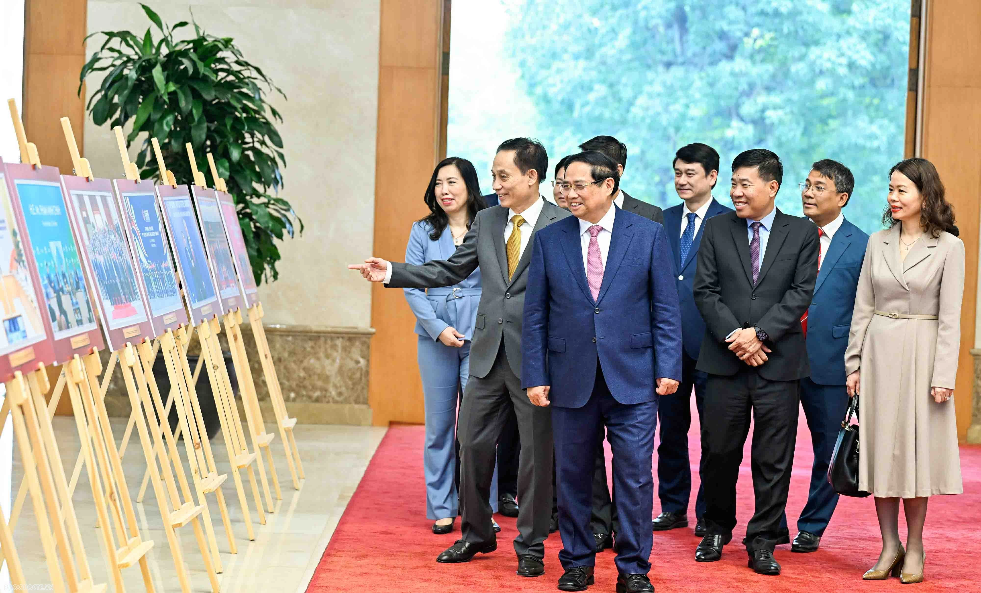 Prime Minister Pham Minh Chinh attends national conference reviewing diplomatic sector in 2025, outlines key directions for 2026