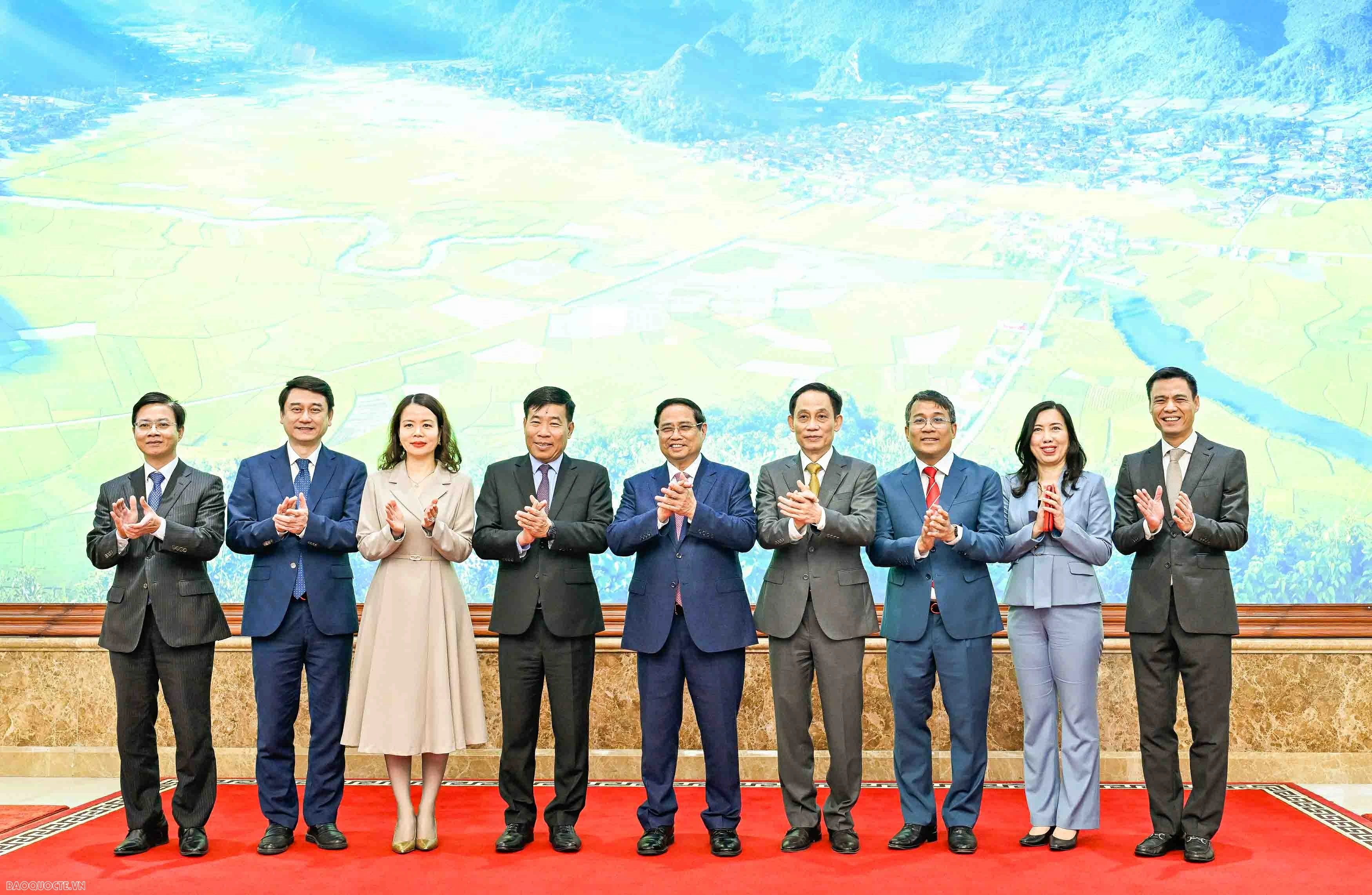 Prime Minister Pham Minh Chinh attends national conference reviewing diplomatic sector in 2025, outlines key directions for 2026