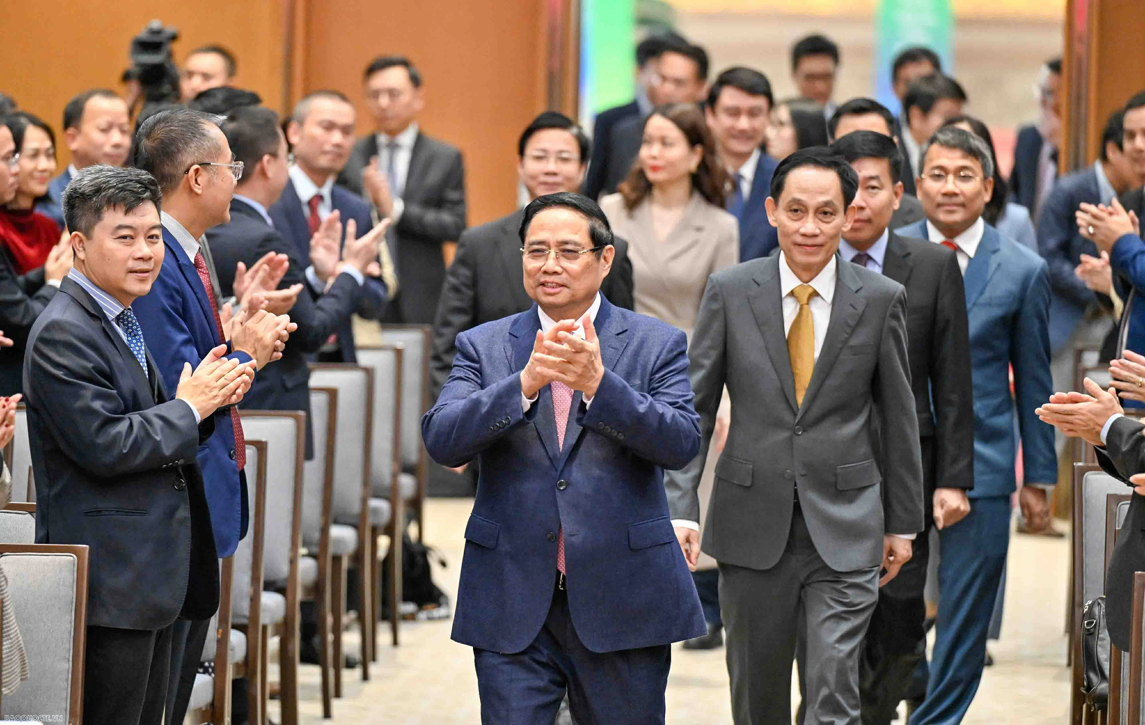 Prime Minister Pham Minh Chinh attends national conference reviewing diplomatic sector in 2025, outlines key directions for 2026