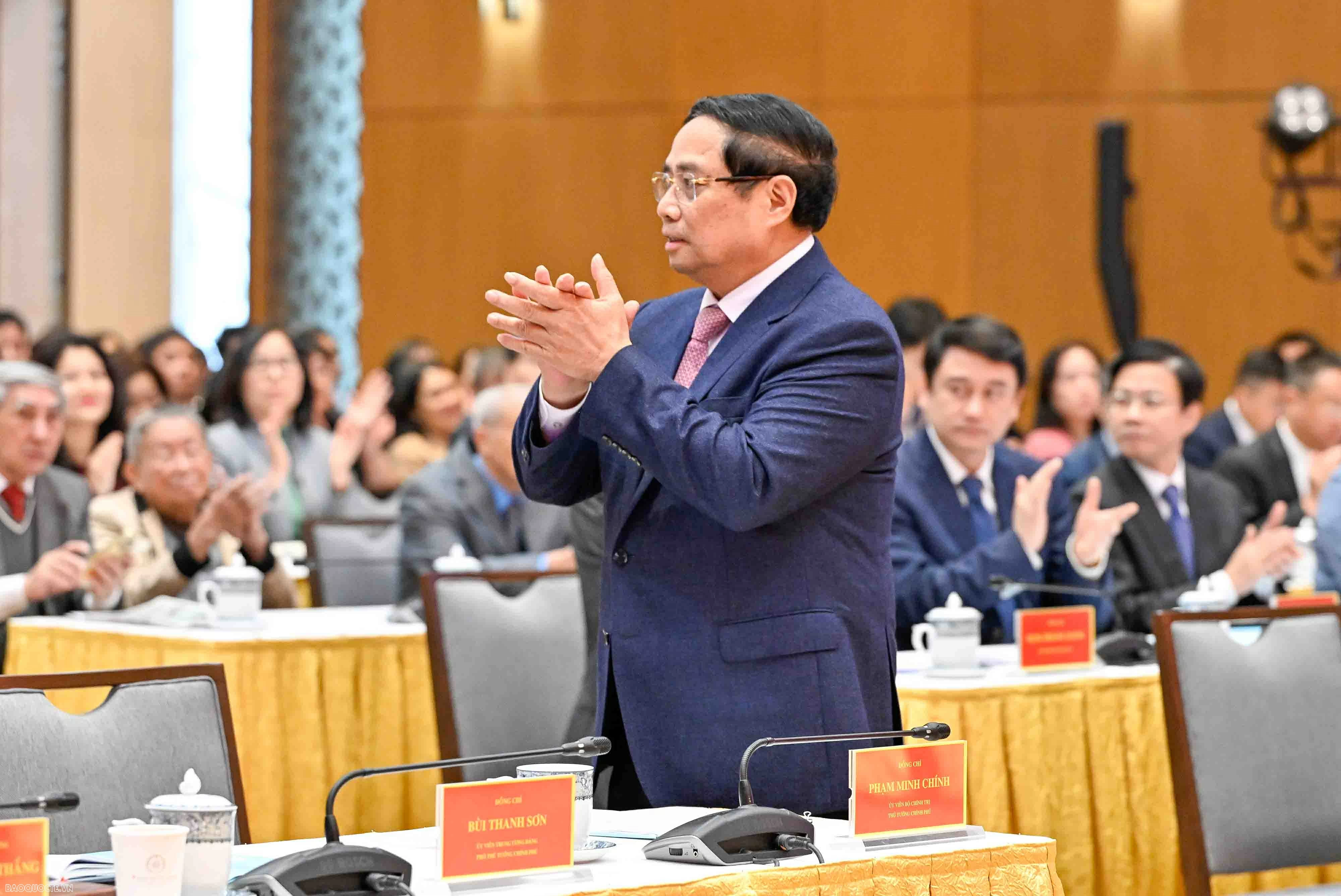 Prime Minister Pham Minh Chinh attends national conference reviewing diplomatic sector in 2025, outlines key directions for 2026