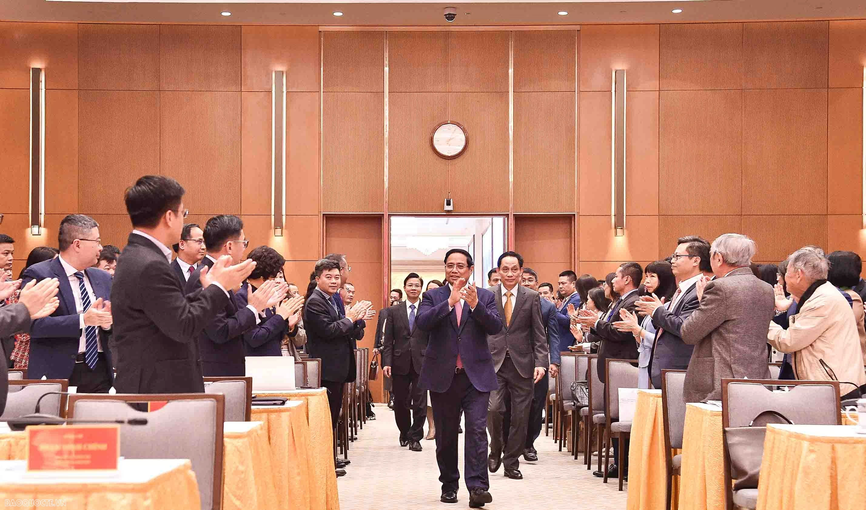 Prime Minister Pham Minh Chinh attends national conference reviewing diplomatic sector in 2025, outlines key directions for 2026