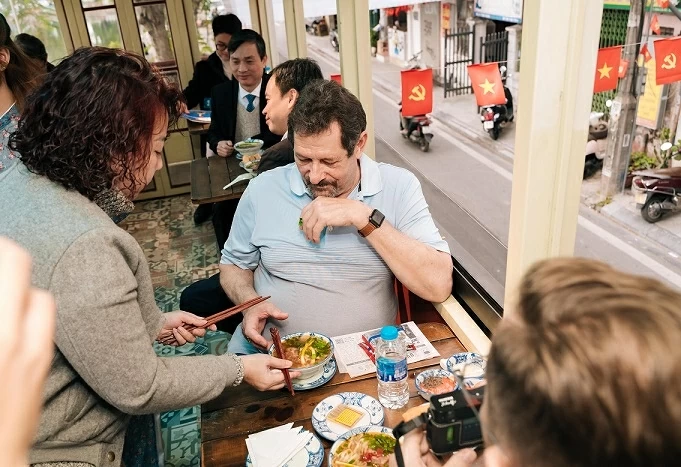 'Hanoi – Touching the realm of memory': A New Travel Journey under Metro Line No. 6 Project