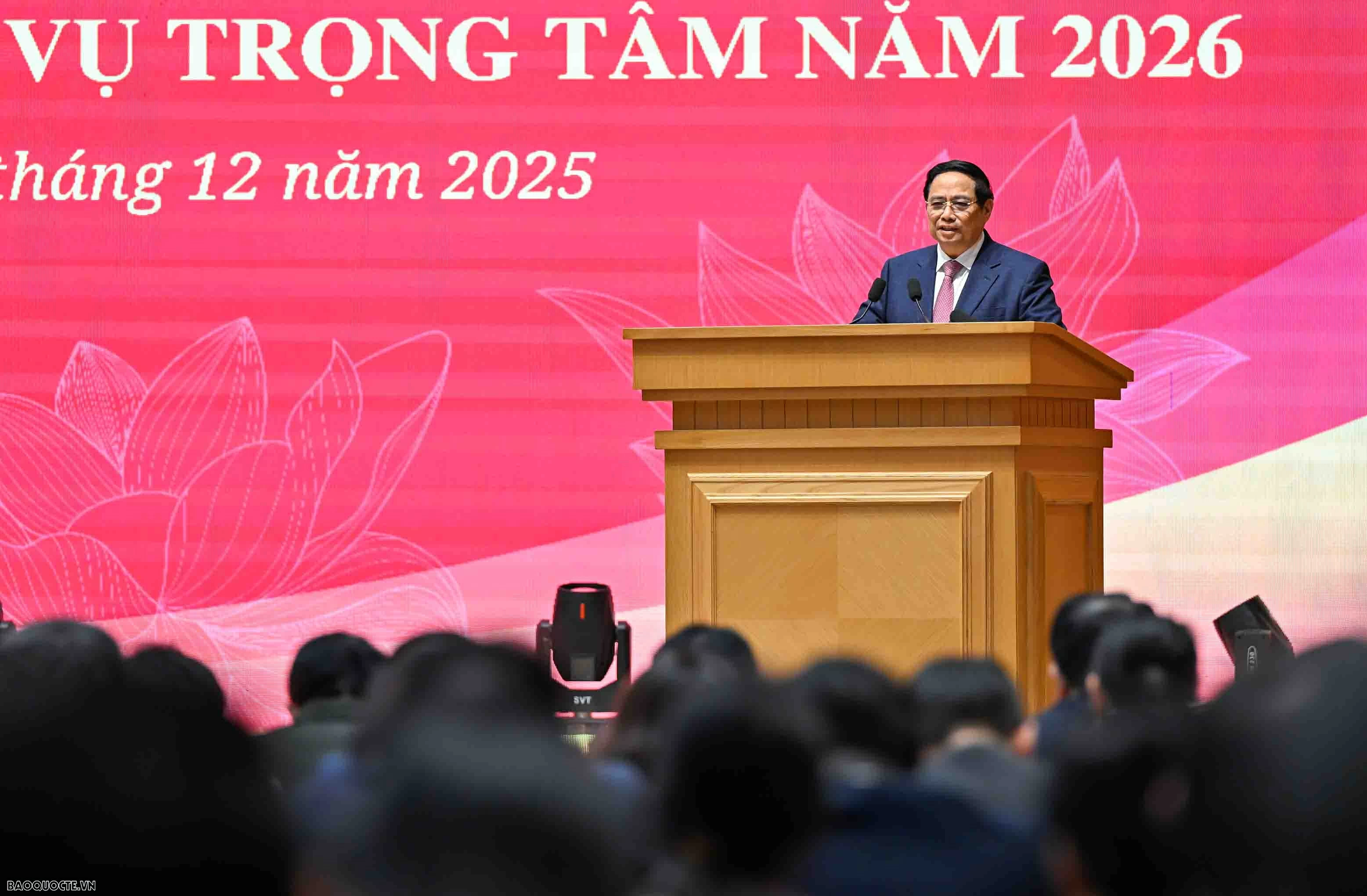 Prime Minister Pham Minh Chinh attends national conference reviewing diplomatic sector in 2025, outlines key directions for 2026