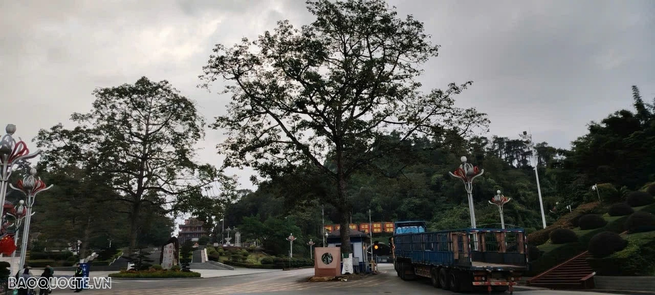 Promoting the role of Huu Nghi International Border Gate in enhancing Vietnam-China relations Promoting the role of Huu Nghi International Border Gate in enhancing Vietnam-China relations