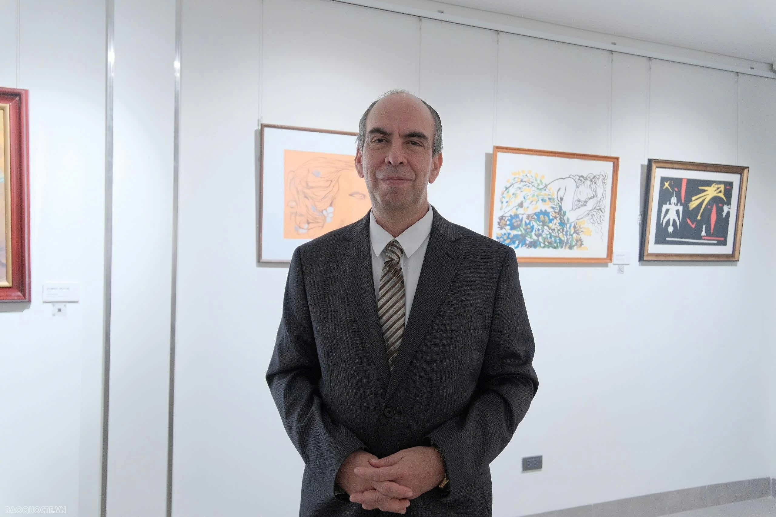 Cultural bridge through the colours of Cuba and Latin America Cultural bridge through the colours of Cuba and Latin America