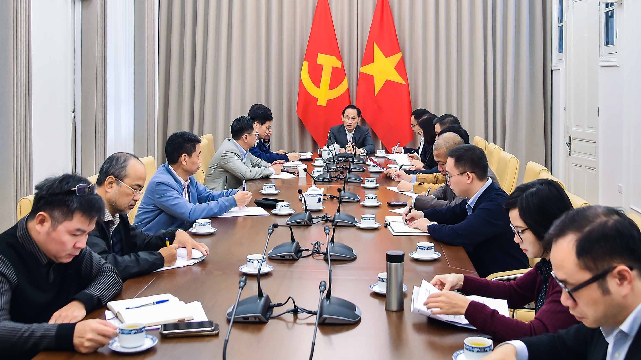 MOFA holds meeting to implement preparations for the 14th National Party Congress