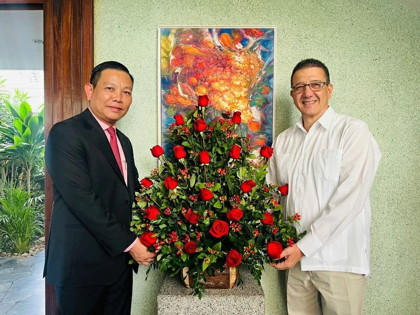 Vietnam - Cuba Vietnam - Cuba