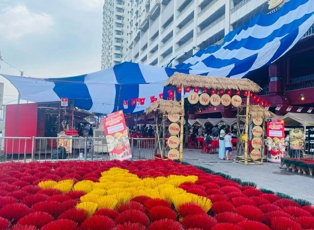 Spreading the Vietnamese Tet atmosphere and fostering trade connections in Malaysia