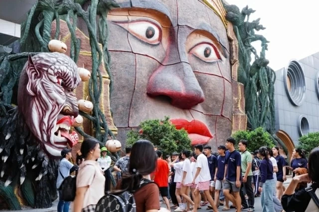 Vietnam Cultural Festival 2026: Over 1000 people participated in calligraphy writing