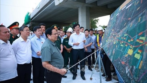 PM Pham Minh Chinh calls for accelerated progress of projects in celebration of the 14th National Party Congress