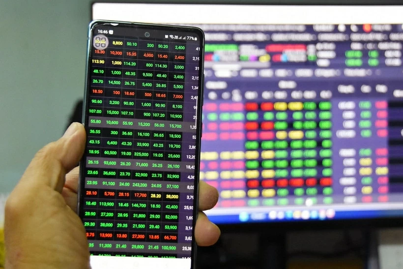 The VN-Index on the Ho Chi Minh Stock Exchange (HoSE) hit 1,784.49 at the close of 2025, gaining nearly 518 points from the beginning of the year or approximately 41%. (Photo: CafeF) The VN-Index on the Ho Chi Minh Stock Exchange (HoSE) hit 1,784.49 at the close of 2025, gaining nearly 518 points from the beginning of the year or approximately 41%. (Photo: CafeF)