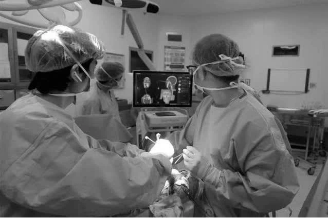 3D facial reconstruction technology and neuronavigation enable successful surgery for a brain tumour patient with maxillofacial trauma. (Photo: VNA)