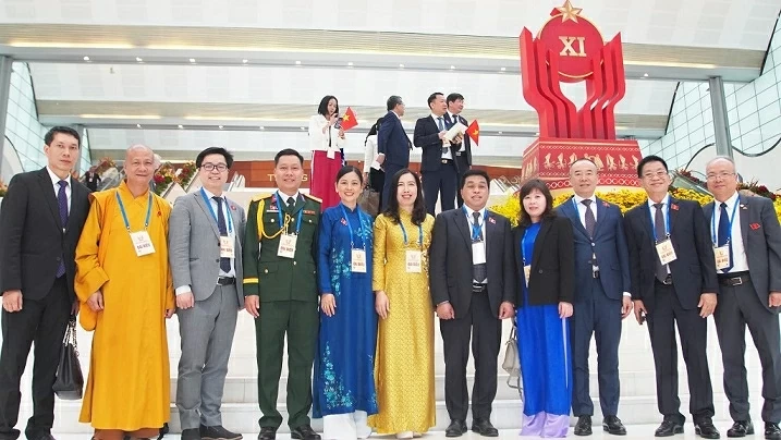 Role of overseas Vietnamese in the new phase of national development strategy Role of overseas Vietnamese in the new phase of national development strategy