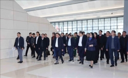 Secretariat's Standing Member Tran Cam Tu inspects preparations for the 14th Party Congressa