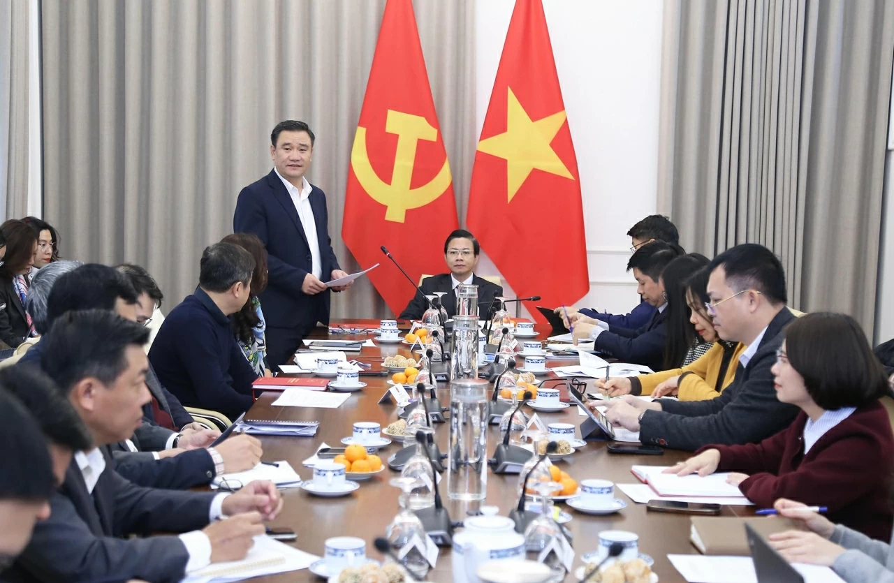 Deputy FM Ngo Le Van chairs first meeting of APEC 2027 Protocol Subcommittee Deputy FM Ngo Le Van chairs first meeting of APEC 2027 Protocol Subcommittee