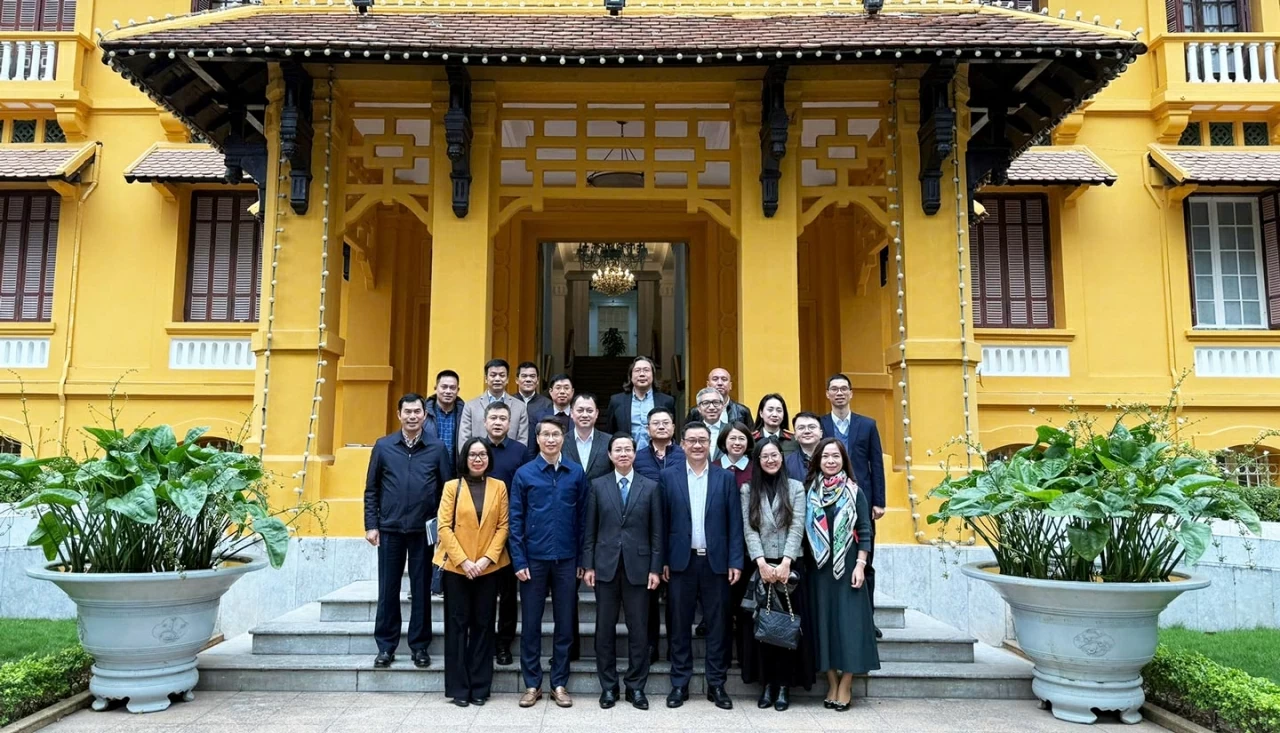 Deputy FM Ngo Le Van chairs first meeting of APEC 2027 Protocol Subcommittee Deputy FM Ngo Le Van chairs first meeting of APEC 2027 Protocol Subcommittee