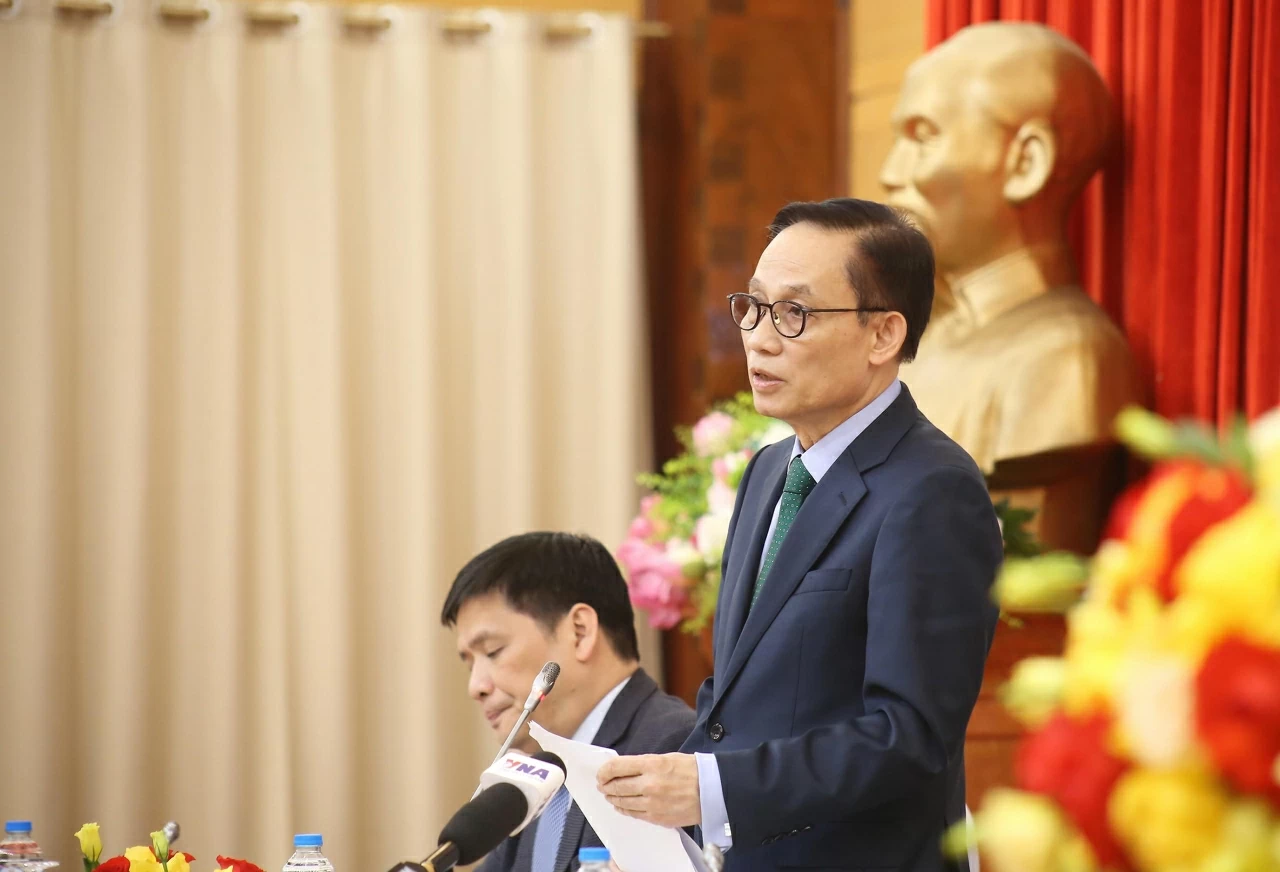 FM Le Hoai Trung briefs Diplomatic Missions and International Organizations on preparations for the 14th National Party Congress