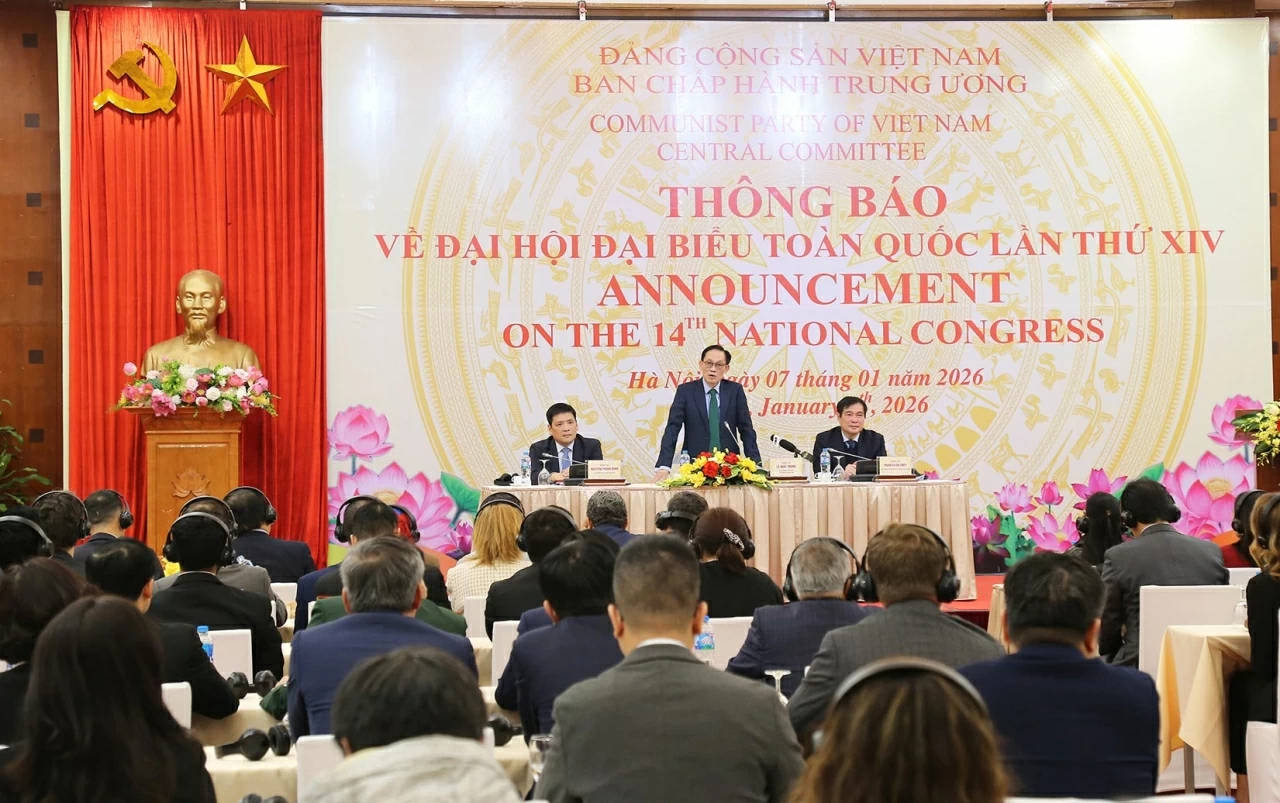 FM Le Hoai Trung briefs Diplomatic Missions and International Organizations on preparations for the 14th National Party Congress
