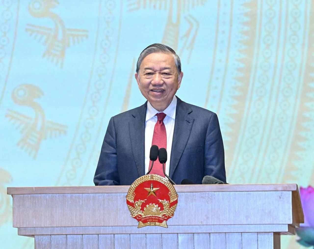 General Secretary To Lam calls for decisive mindset shift from administration to development creation