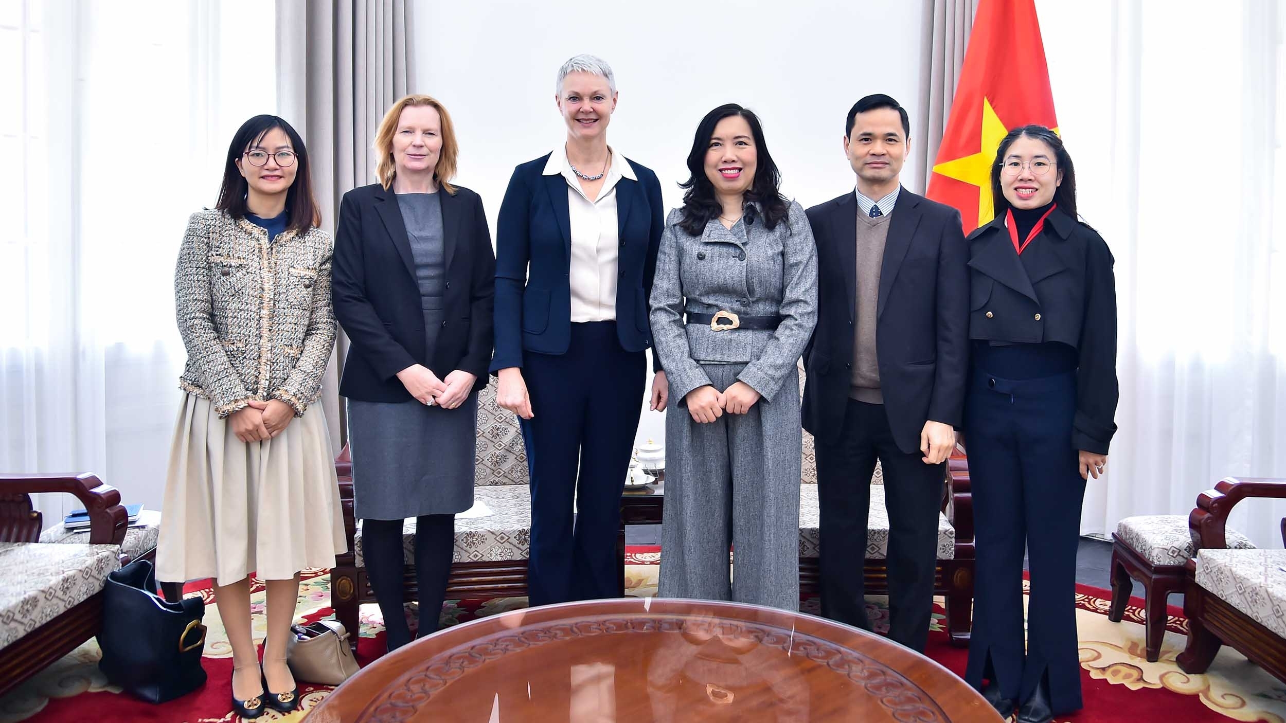 Deputy Foreign Minister Le Thi Thu Hang receives Norwegian Ambassador Hilde Solbakken