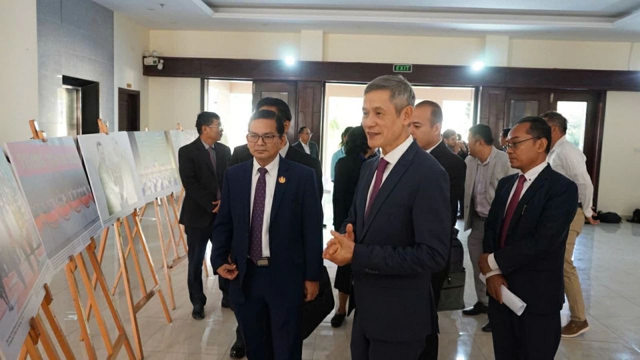 Spreading the significance of the 14th Party Congress in Cambodia: Photo exhibition