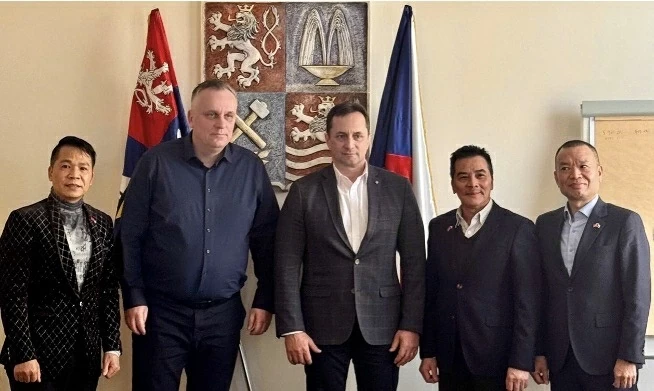 KARLOVY VARY: A cultural convergence point for Vietnamese community in Europe KARLOVY VARY: A cultural convergence point for Vietnamese community in Europe