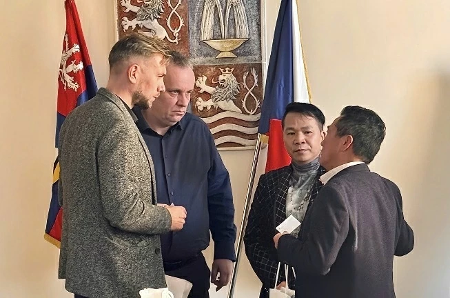 KARLOVY VARY: A cultural convergence point for Vietnamese community in Europe KARLOVY VARY: A cultural convergence point for Vietnamese community in Europe