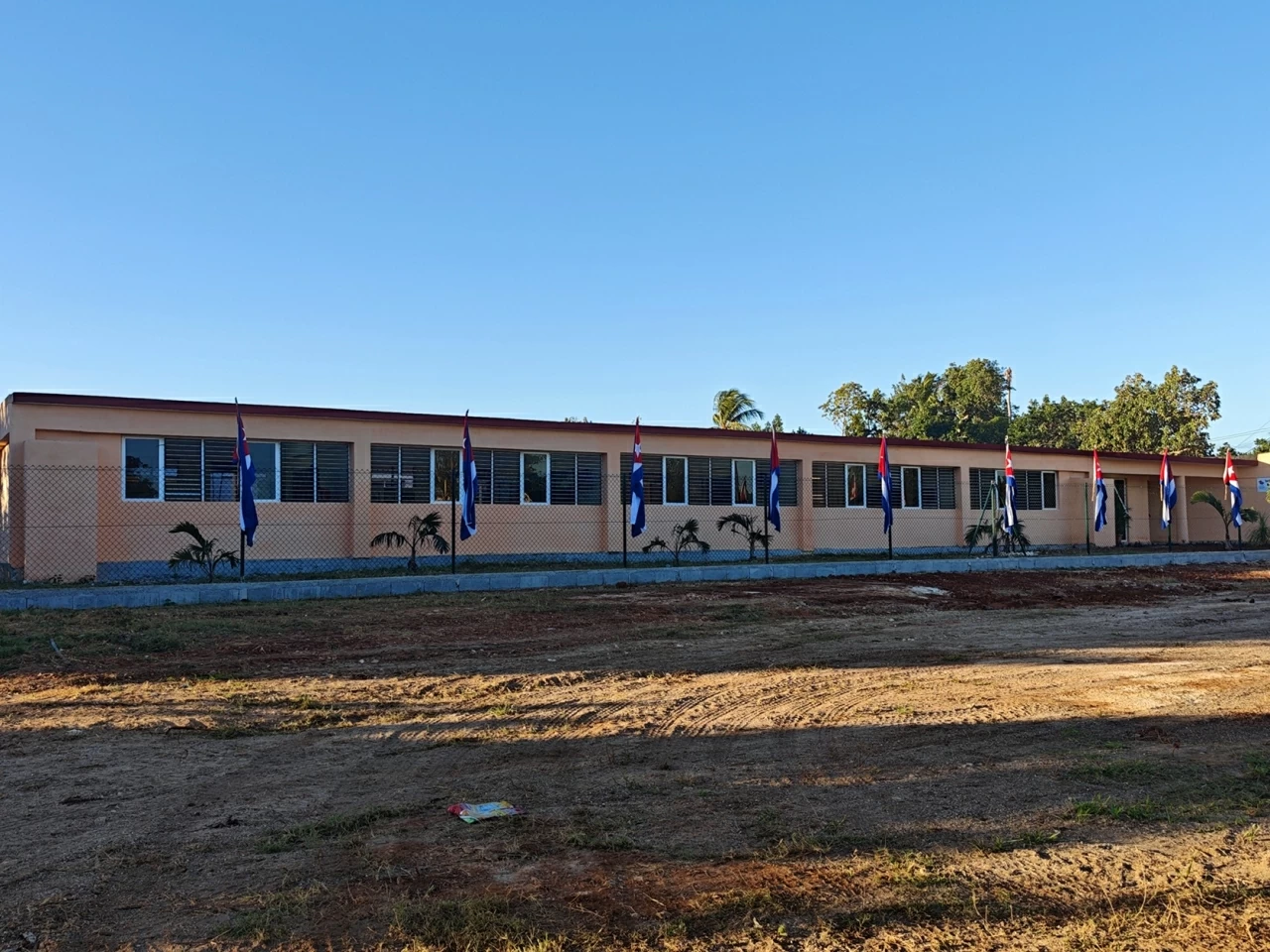 Inauguration of Vietnam-sponsored primary school in Ben Tre Village, Cuba