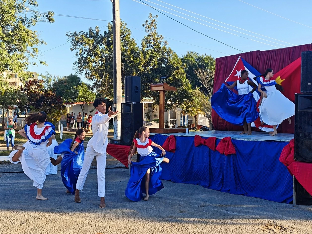 Inauguration of Vietnam-sponsored primary school in Ben Tre Village, Cuba