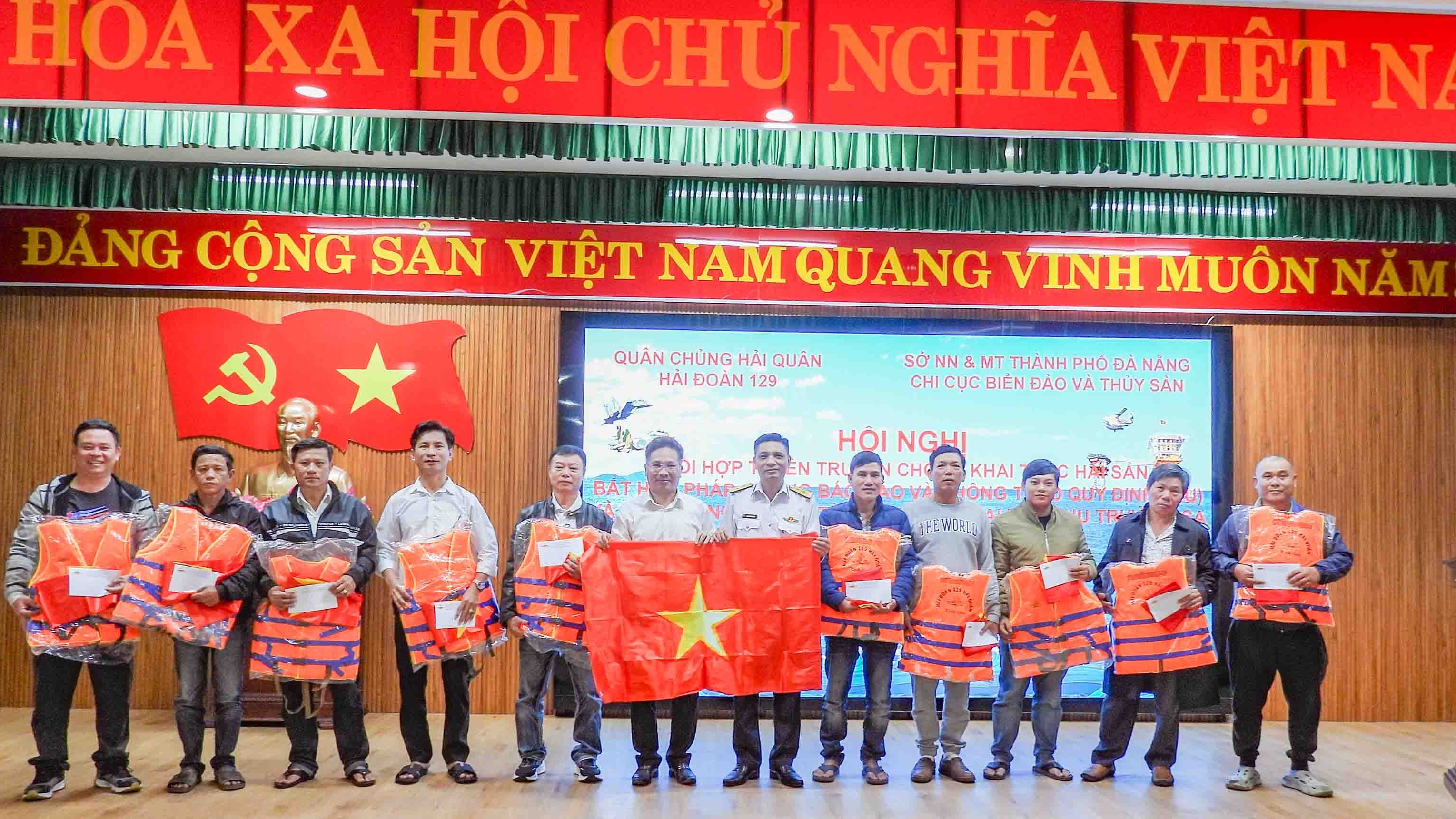Combating IUU Fishing: Naval Squadron 129 promotes awareness campaign and donates flags, life jackets, gifts to fishermen