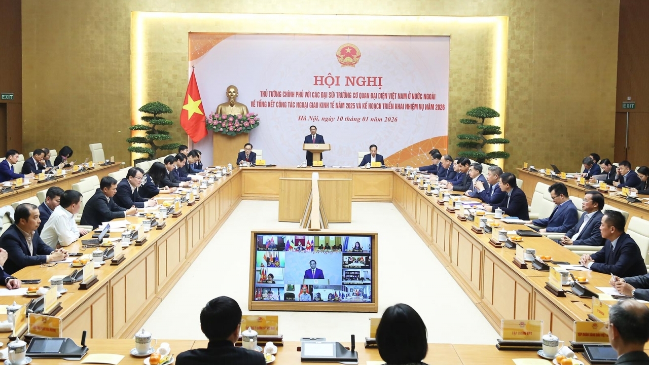 Prime Minister Pham Minh Chinh chairs conference to review economic diplomacy in 2025 and outline tasks for 2026