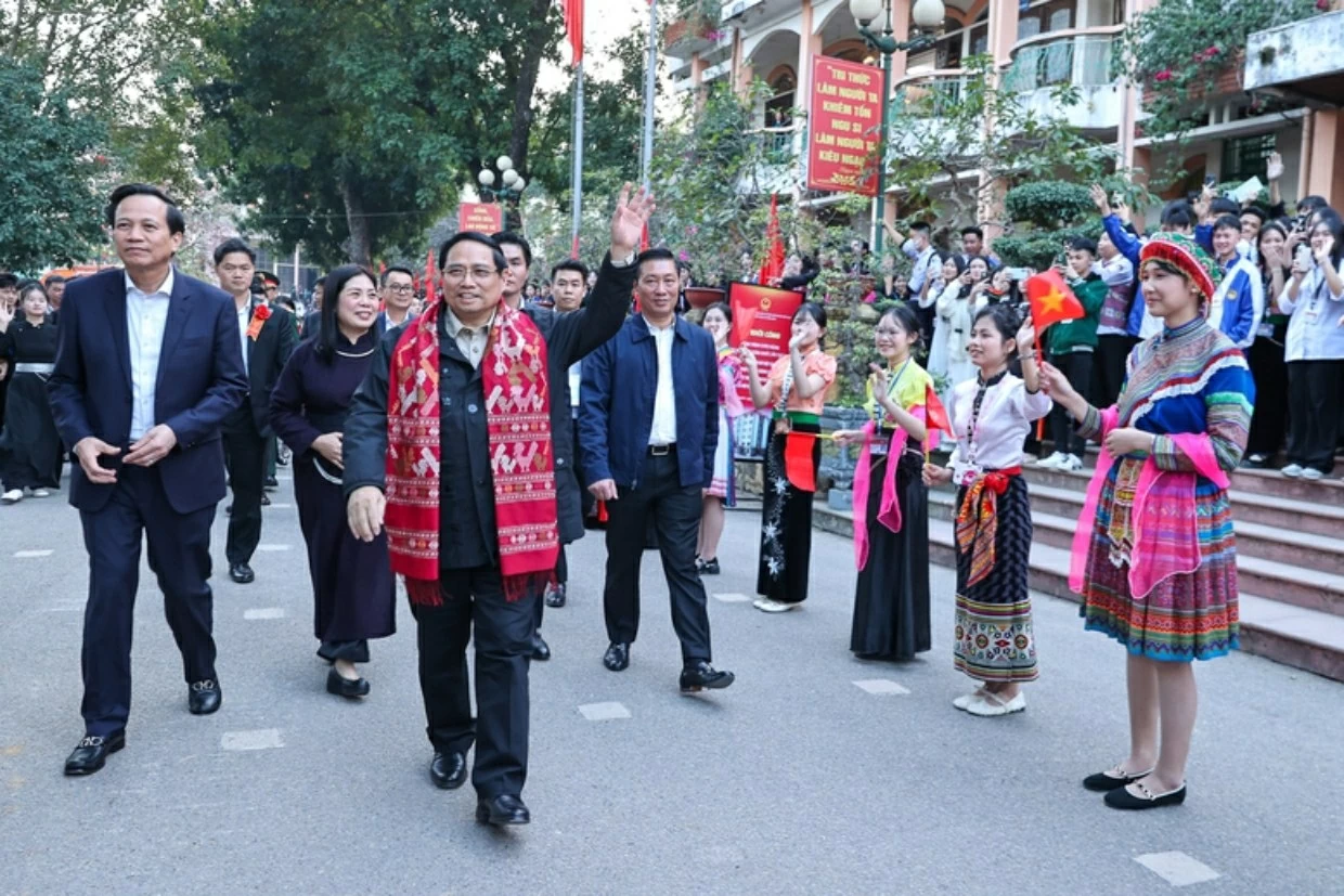 Prime Minister Pham Minh Chinh attends groundbreaking ceremony for Ethnic Boarding School Projects celebrating 14th National Party Congress