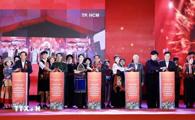 Investing in educational infrastructure in mountainous areas promotes equal access to education: PM Chinh Investing in educational infrastructure in mountainous areas promotes equal access to education: PM Chinh