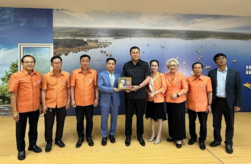 Promoting cooperation between Vietnam and northeastern Thailand Promoting cooperation between Vietnam and northeastern Thailand