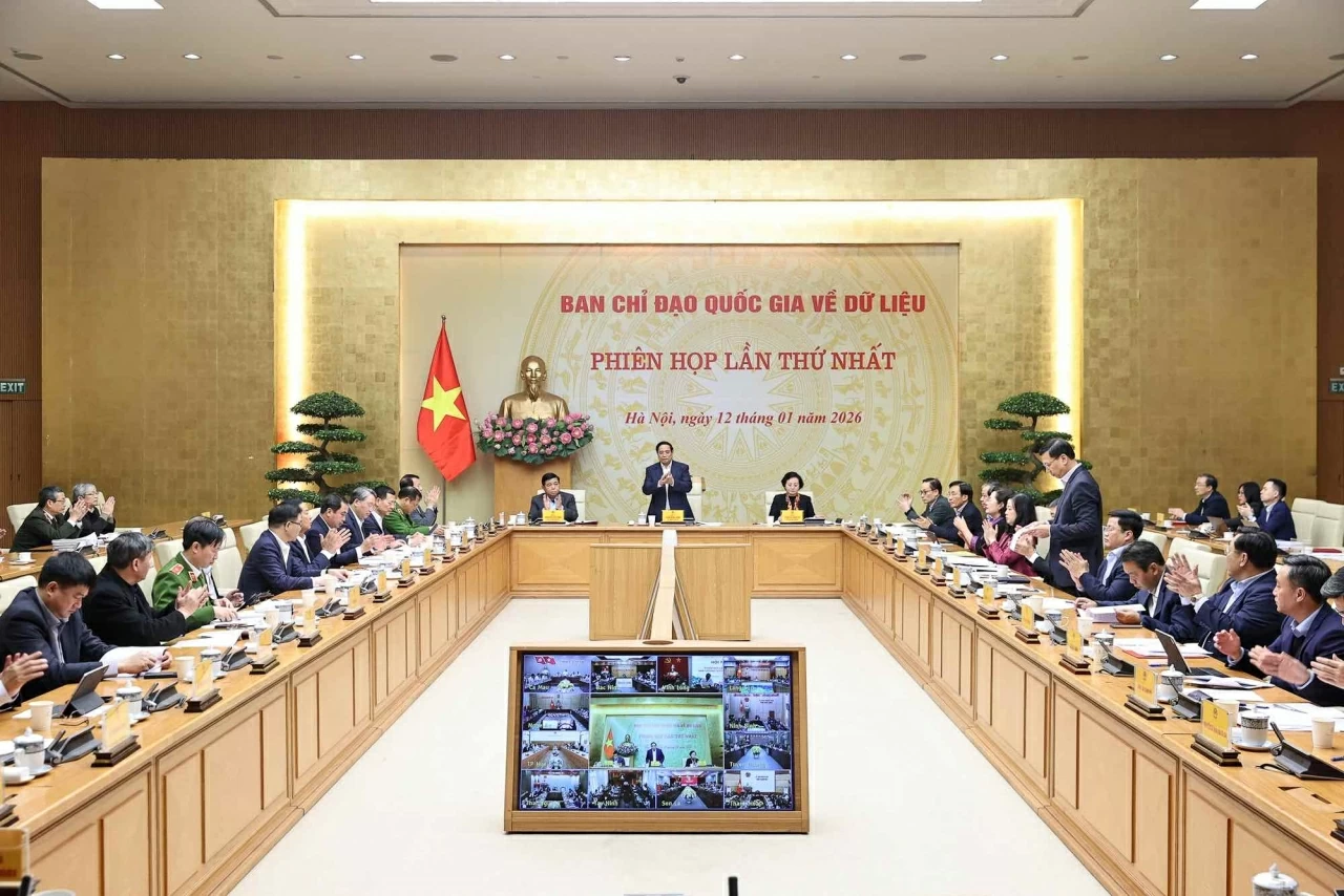 Prime Minister Pham Minh Chinh chairs first meeting of National Steering Committee on Data