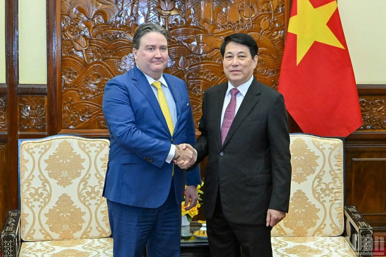 President Luong Cuong receives outgoing Ambassador Marc Knapper President Luong Cuong receives outgoing Ambassador Marc Knapper