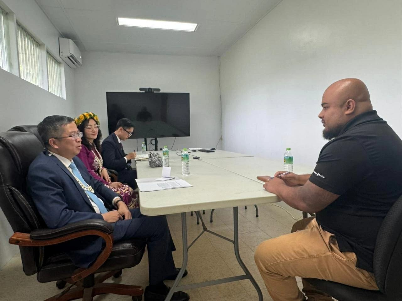 Ambassador Pham Thanh Binh presents Credentials to the President of the Federated States of Micronesia