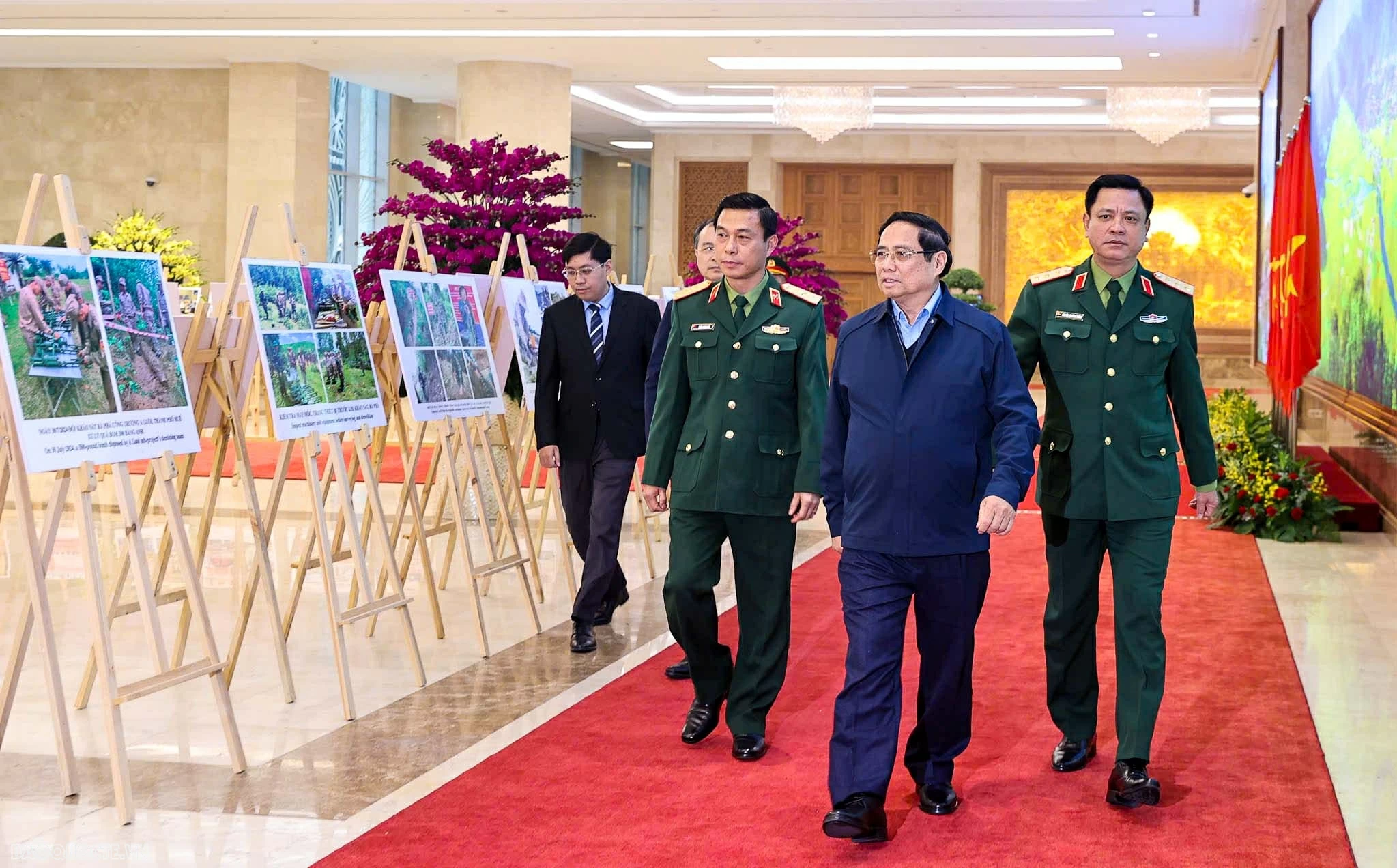 Prime Minister Pham Minh Chinh: Vietnam strives to clear all land contaminated by unexploded ordnance by 2045