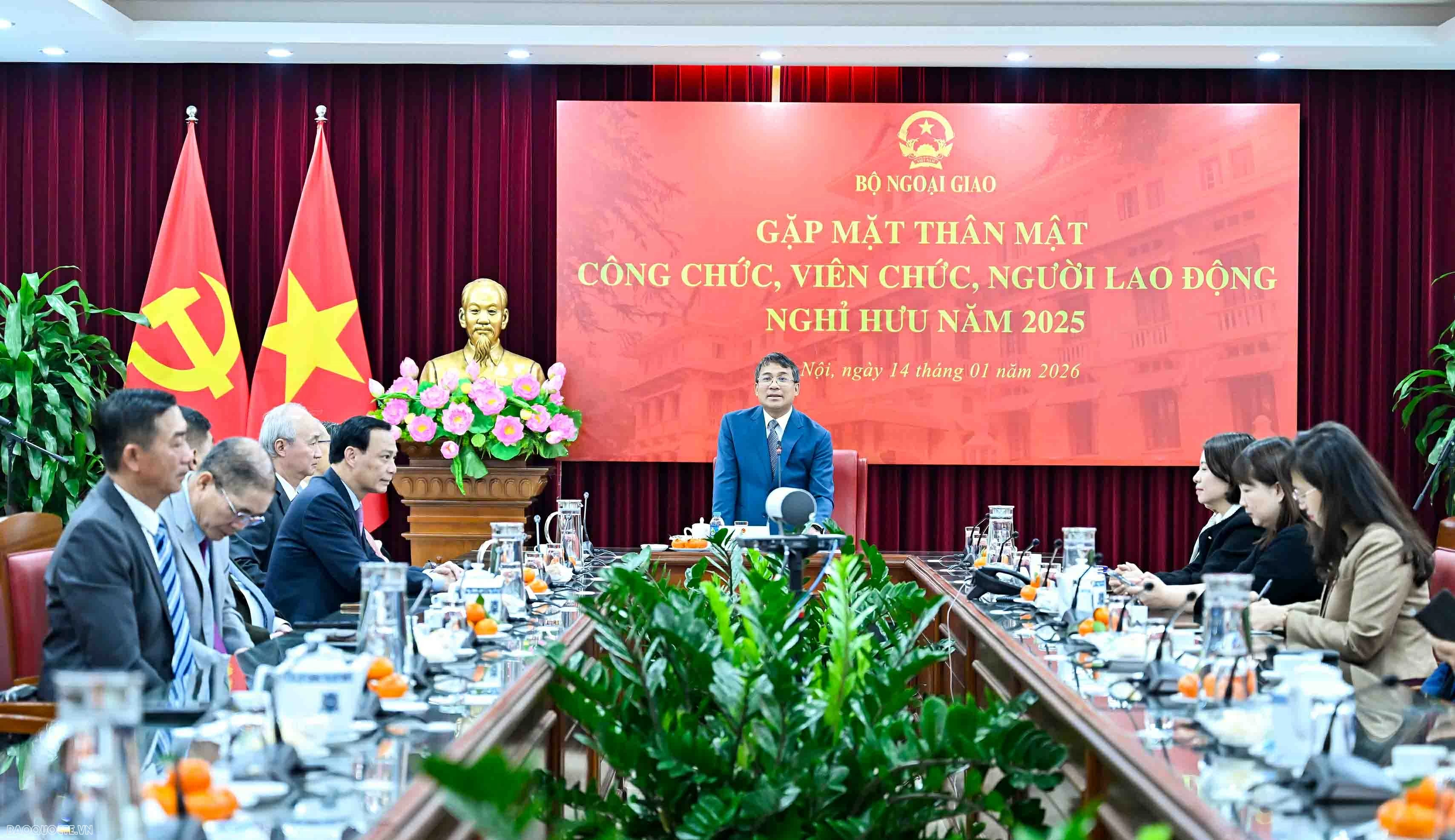 Ministry of Foreign Affairs leaders host farewell meeting for retiring officials in 2025