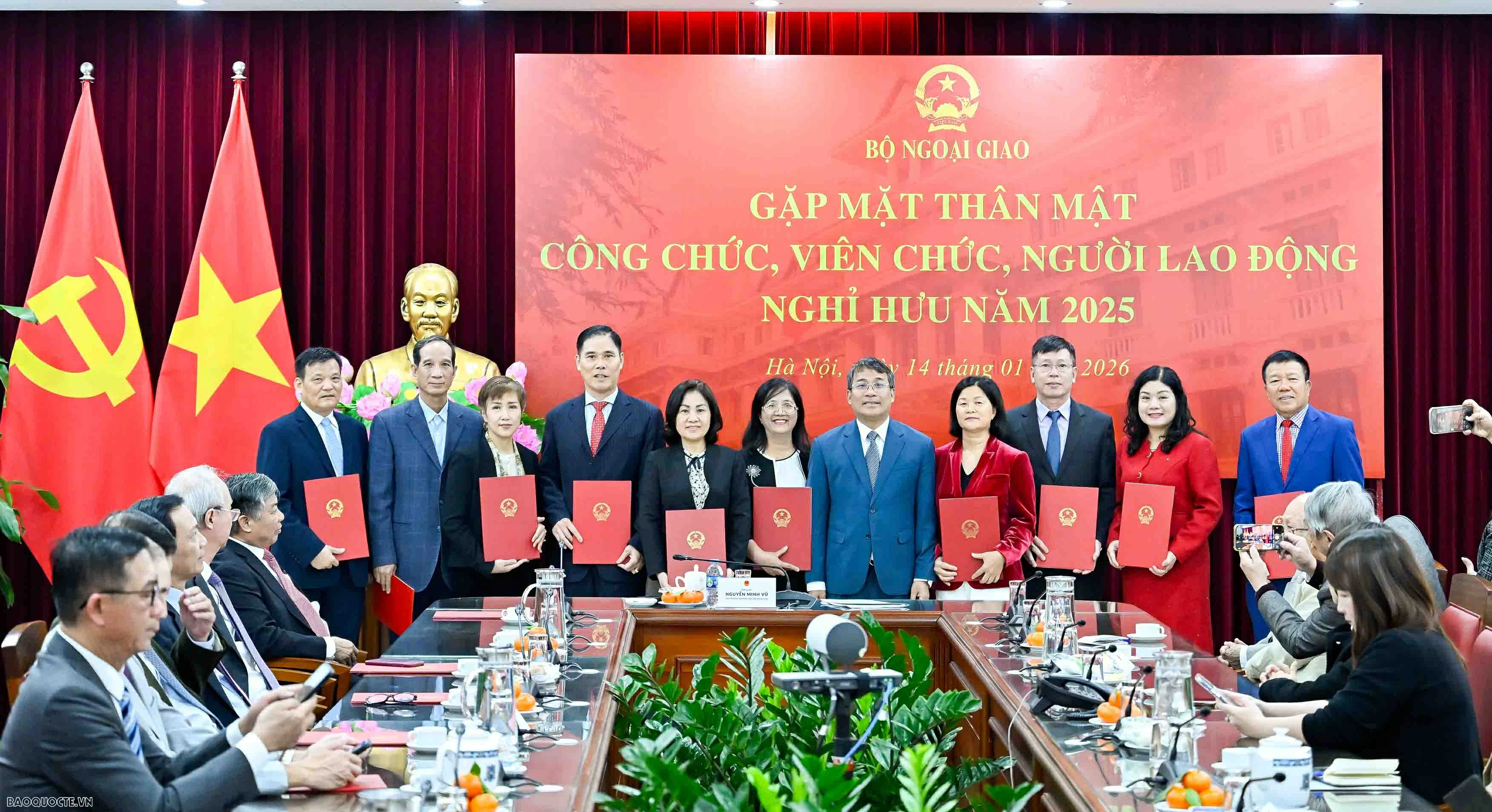 Ministry of Foreign Affairs leaders host farewell meeting for retiring officials in 2025