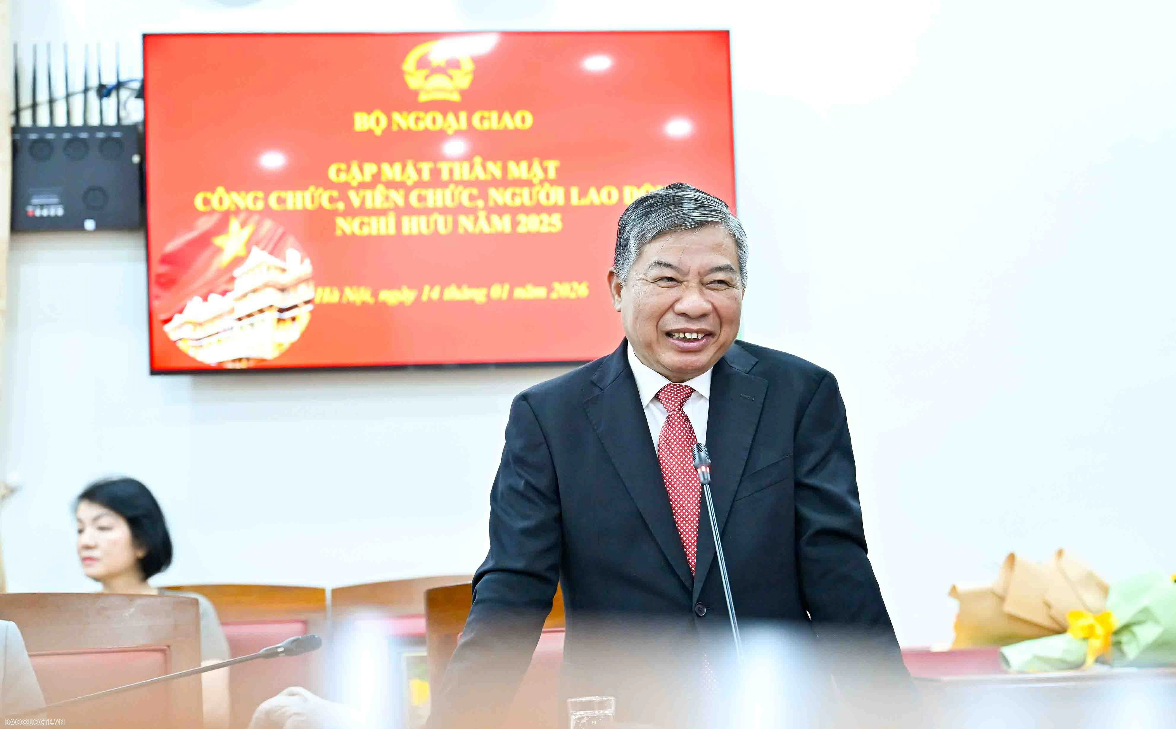 Ministry of Foreign Affairs leaders host farewell meeting for retiring officials in 2025