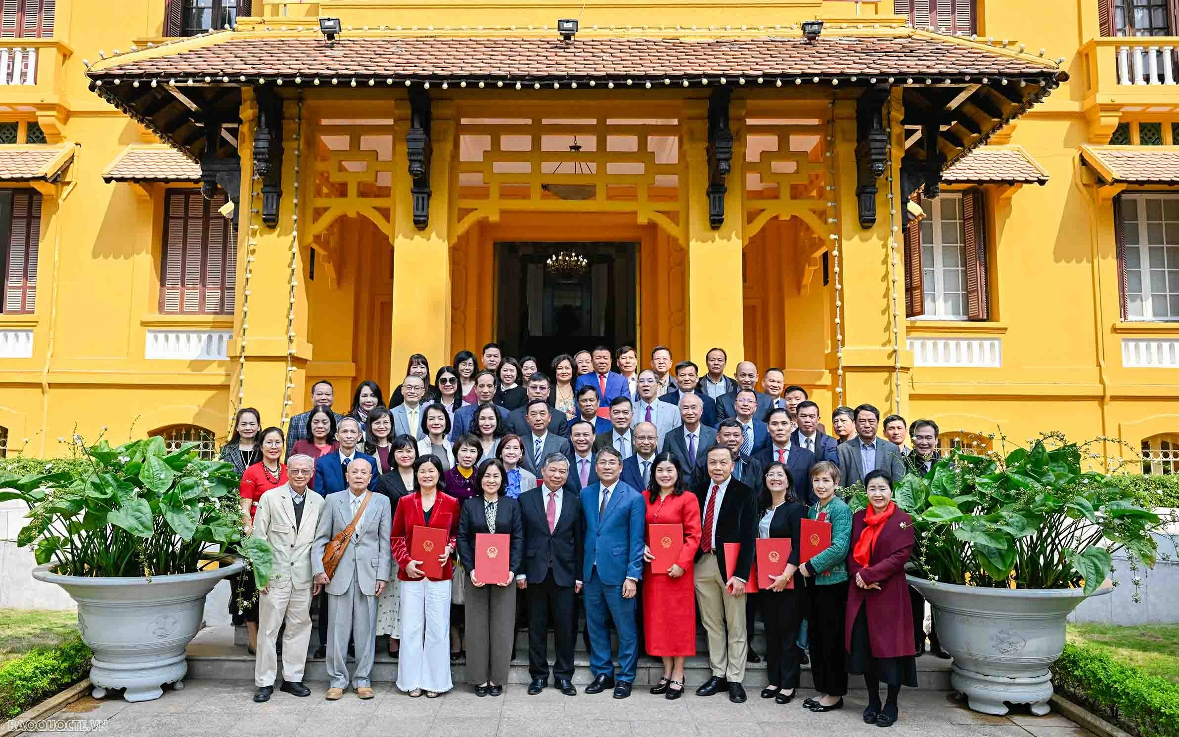 Ministry of Foreign Affairs leaders host farewell meeting for retiring officials in 2025