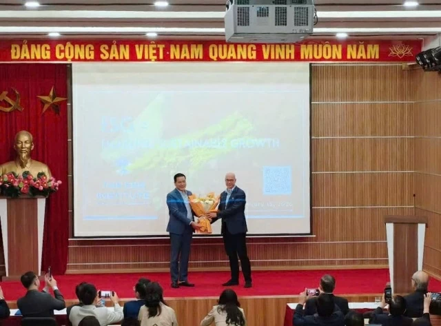 Cooperation Agreement to apply science and technology, digital transformation, green transition to Agri-Urban Projects in Vietnam and South Africa