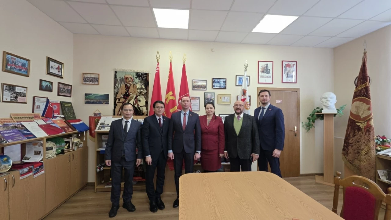 Vietnam Embassy in Belarus shares information on the 14th National Party Congress Vietnam Embassy in Belarus shares information on the 14th National Party Congress